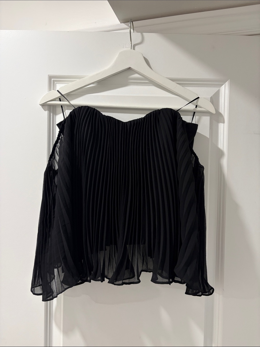 Guess Off the Shoulder Top